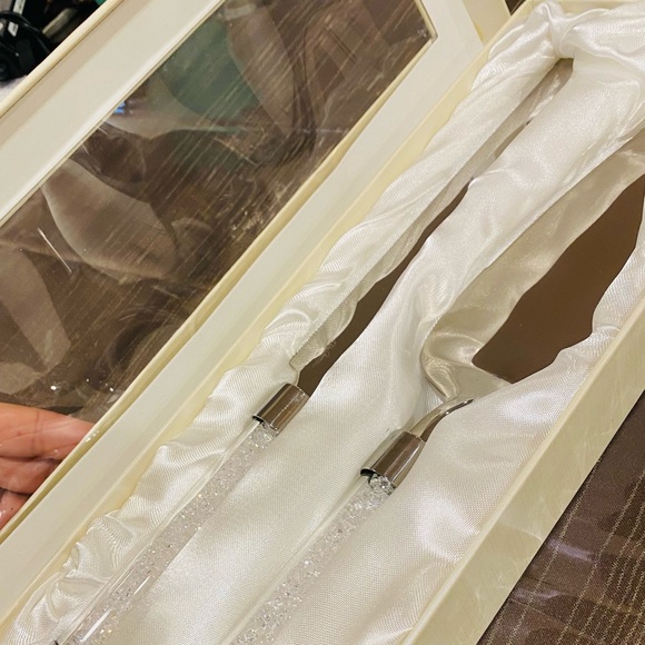 Oleg Cassini Dining Oleg Cassini Crystal Diamond Filled Cake Knife